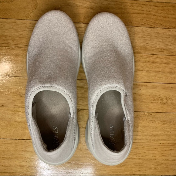 BZees Getaway Slip-On Sneaker - Size 8.5 - Picture 5 of 7